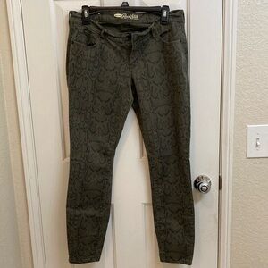 Old Navy Green Skinny Jeans Sleek Fit